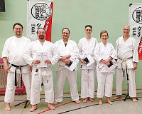 Gruppenfoto: Kyu-Prüfung Anfängerkurs Erwachsene, Karate-Dojo Montabaur, Februar 2022