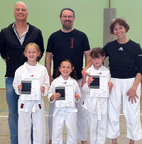 Gruppenfoto: Kyu-Pr&uuml;fungen Kinder, Karate-Dojo Montabaur, Juli 2024
