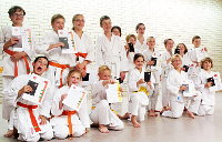 news-skdm-karate-pruefungen-2014-07-14-kinder.jpg