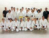 Gruppenfoto: Erwachsenen-Kyu-Prüfungen, Karate-Dojo Montabaur, Juli 2016