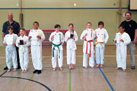 Gruppenfoto: Kinder-Kyu- und Zwischen-Prüfungen, Karate-Dojo Montabaur, April 2017