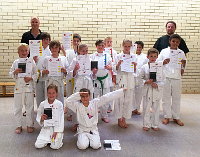 Gruppenfoto: Kinder-Kyu- und Zwischen-Prüfungen, Karate-Dojo Montabaur, Juni 2017