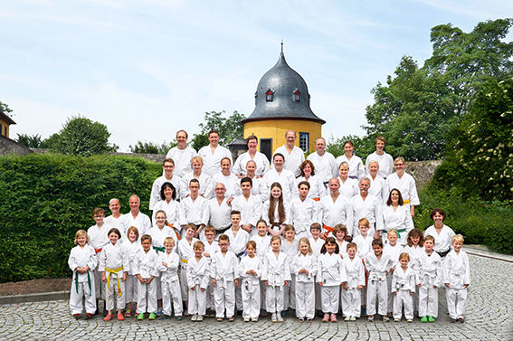 Gruppenfoto: Mitglieder des Shotokan-Karate-Dojo Montabaur